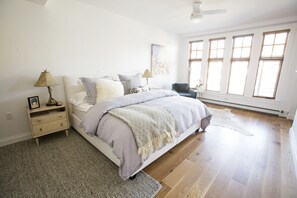 Condo de lujo, 2 habitaciones (A202) | Ropa de cama de alta calidad y decoración personalizada 