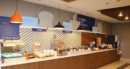 Holiday Inn Express & Suites Douglas by IHG