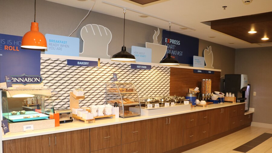 Holiday Inn Express & Suites Douglas by IHG