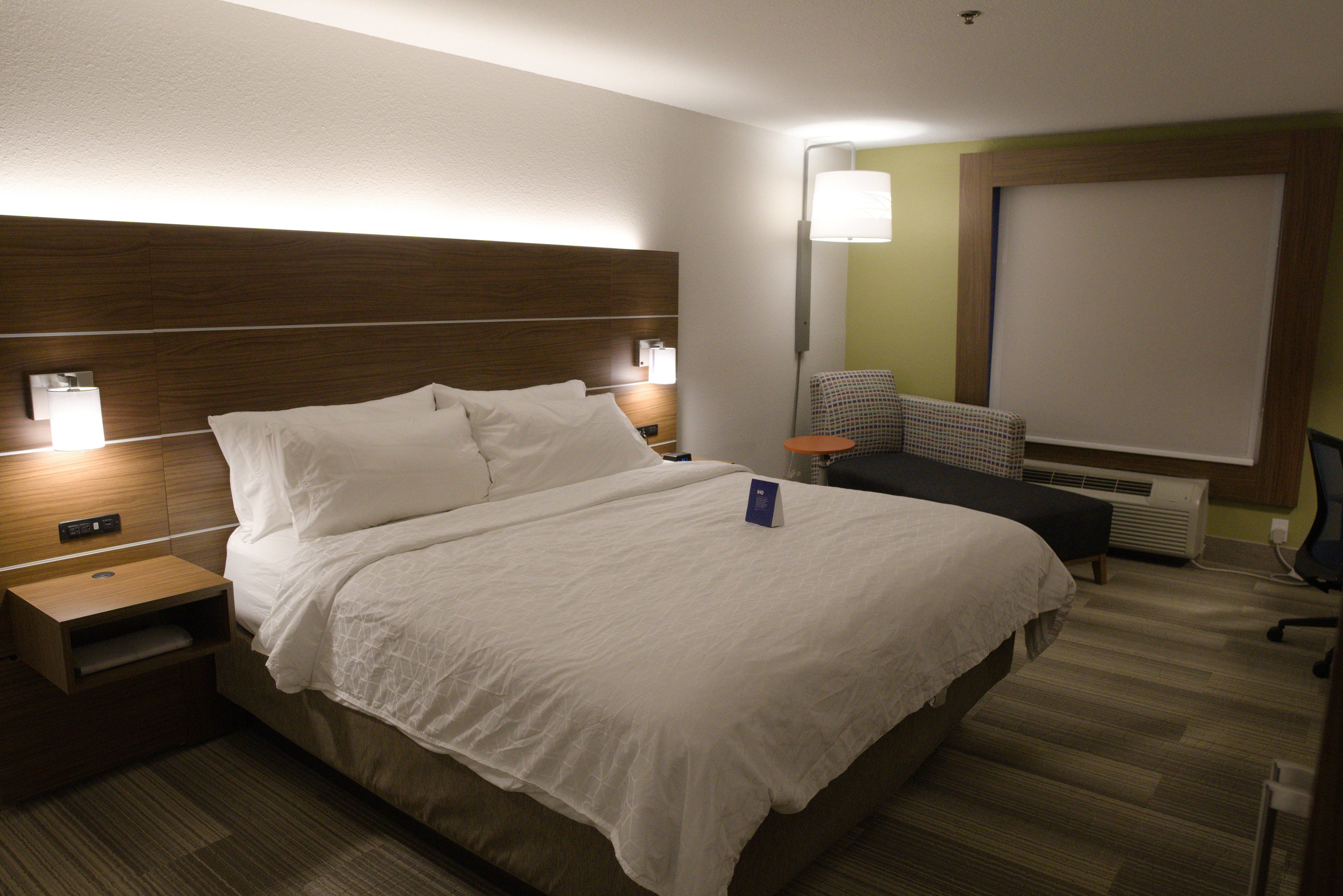 premium bedding, in-room safe, desk, blackout curtains