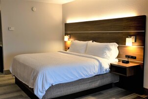 Standard Room, 1 King Bed (LEISURE) | Premium bedding, in-room safe, desk, blackout drapes