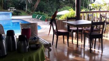 Petit déjeuner composé de spécialités régionales compris tous les jours