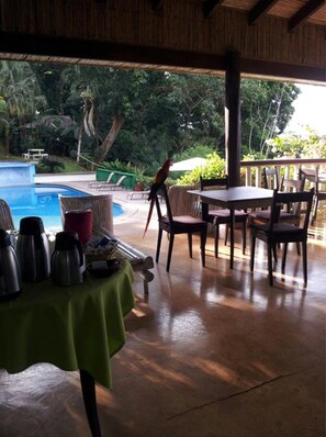 Desayuno de cocina local incluido todos los días