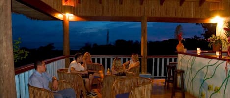 2 baaria, allasbaari