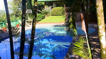2 piscine all'aperto