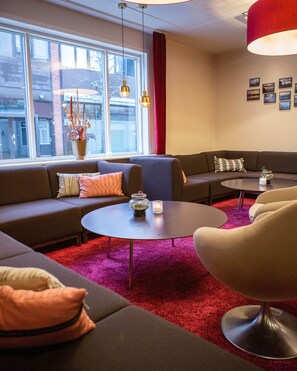 包含每日自助早餐