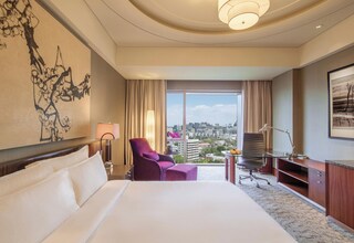 Premium bedding, minibar (some free items), in-room safe, desk