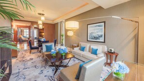 Literie de qualité supérieure, mini-bar avec articles gratuits