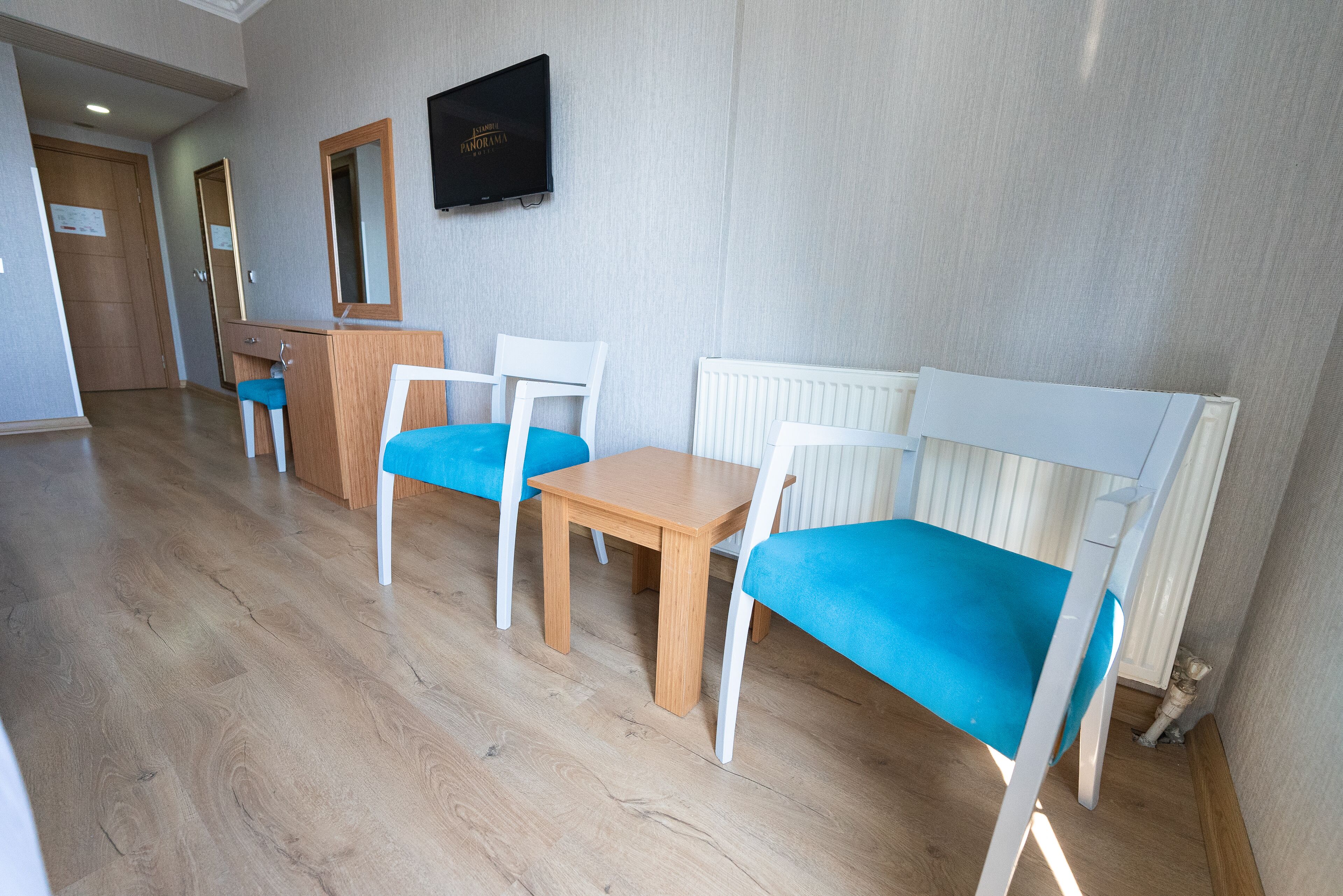 premium bedding, minibar, desk, blackout curtains