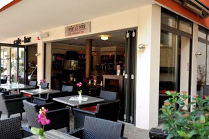 Bar (en la propiedad)