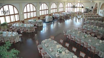Banquet hall