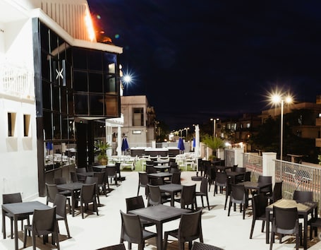Exterior. Hotel Accord Le Rose