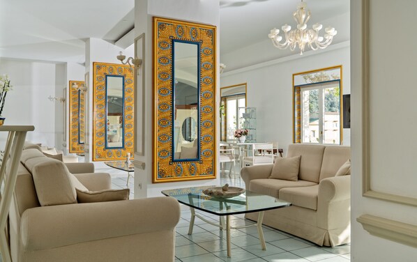 Lobby sitting area - Hotel & Spa Bellavista Francischiello (Massa Lubrense)