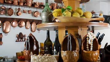 Der serveres morgenmad, frokost og aftensmad