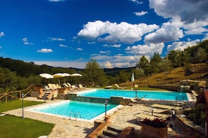Outdoor pool - Hotel Le Pozze Di Lecchi (Gaiole in Chianti)