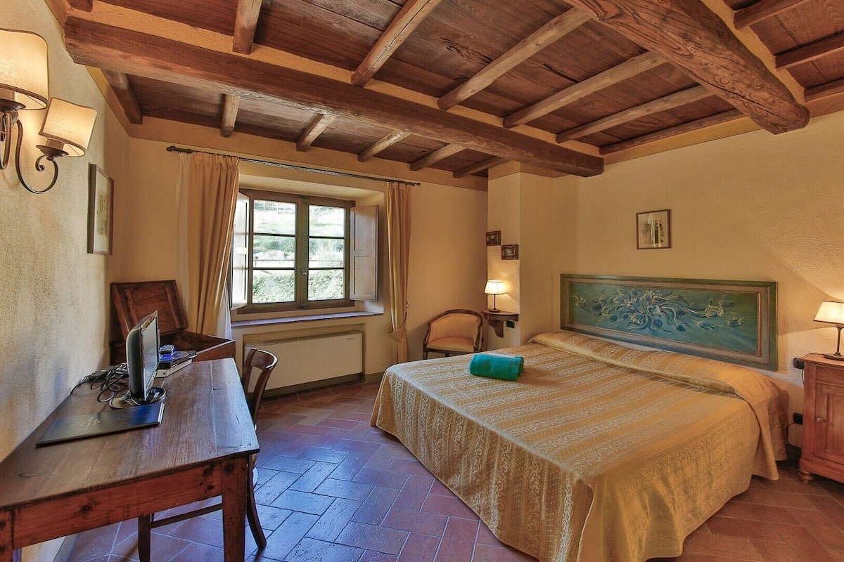 Classic Double Room | 1 bedroom, down comforters, minibar, in-room safe