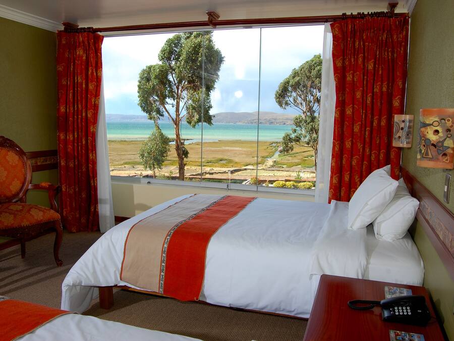 Premium bedding, in-room safe, soundproofing, free WiFi