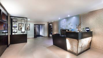 Soins corporels, enveloppements corporels, gommages corporels