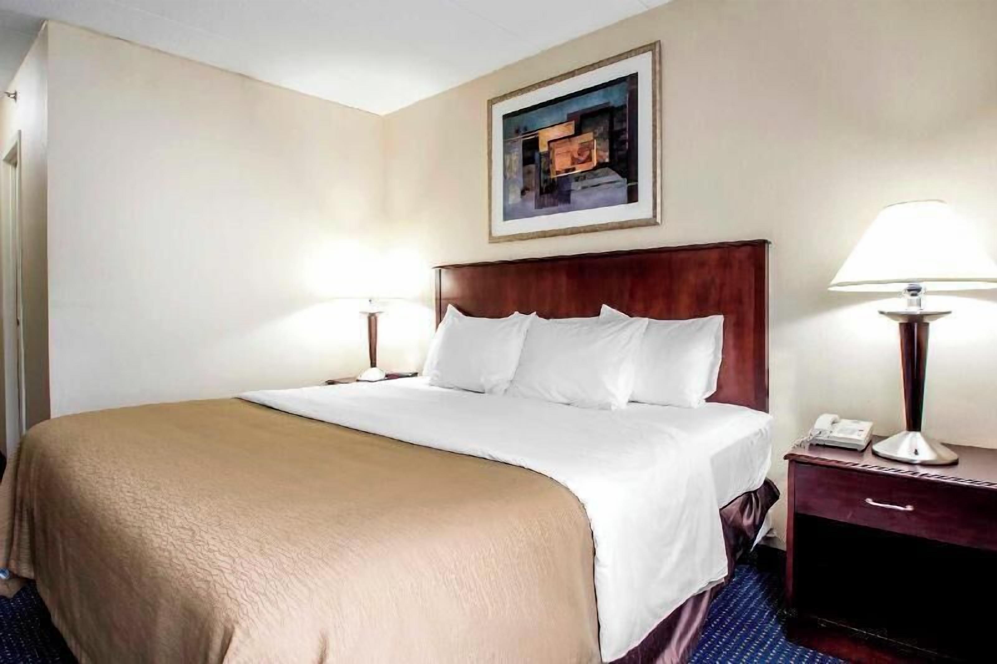 Desk, iron/ironing board, free WiFi, bed sheets