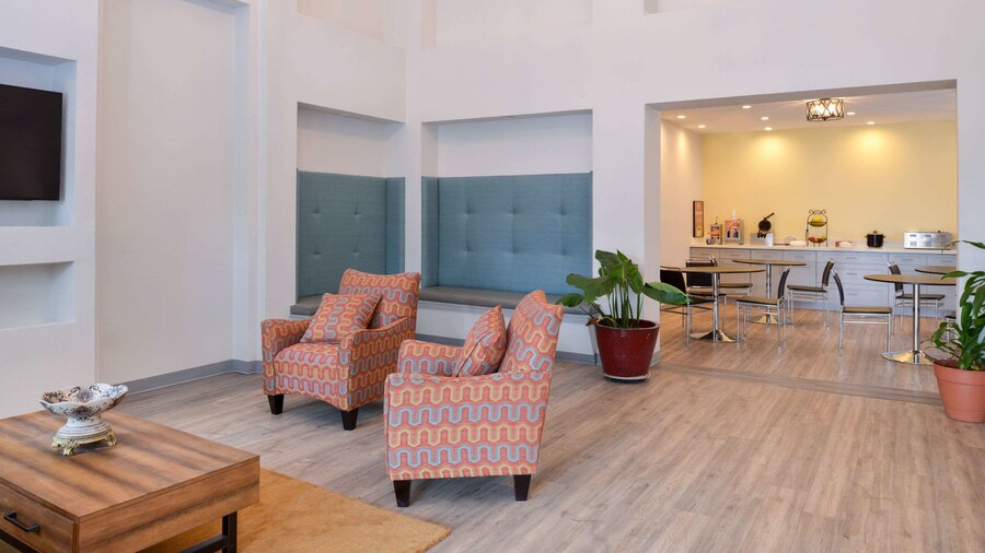 Econo Lodge Inn & Suites Port Arthur near Sabine Pass