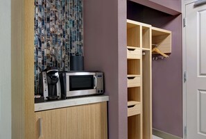 Zimmer, barrierefrei | Hochwertige Bettwaren, Zimmersafe, Bügeleisen/Bügelbrett
