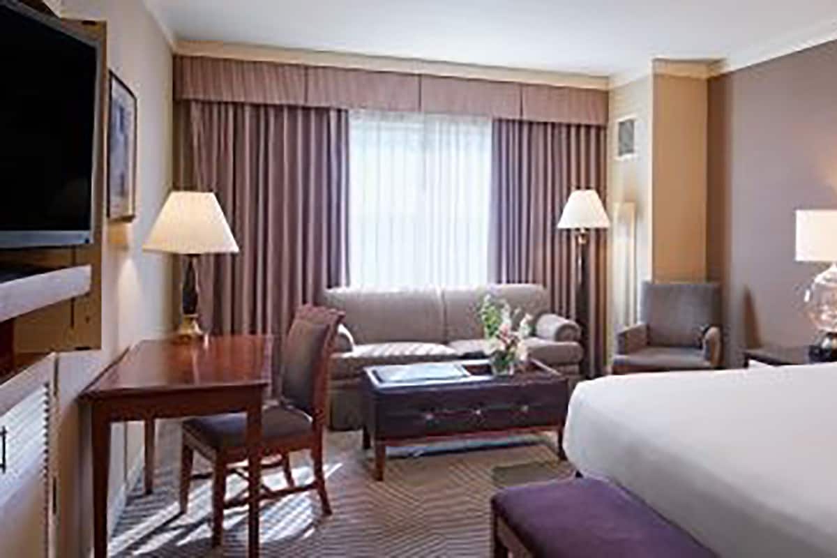 Hypo-allergenic bedding, in-room safe, individually decorated
