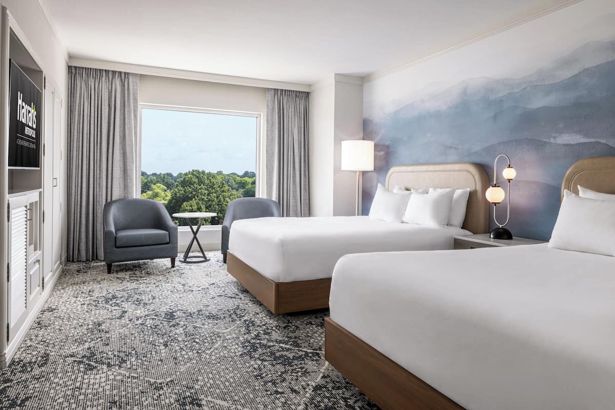 Hypo-allergenic bedding available, in-room safe, desk, laptop workspace