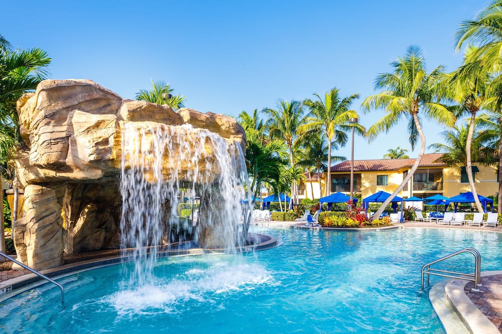 Naples Bay Resort & Marina