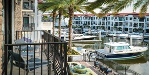 King Superior Accessible | Terrace/patio - Naples Bay Resort & Marina (Naples)
