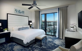 King Superior Marina View | Blackout drapes, soundproofing, iron/ironing board, free WiFi at Naples Bay Resort & Marina