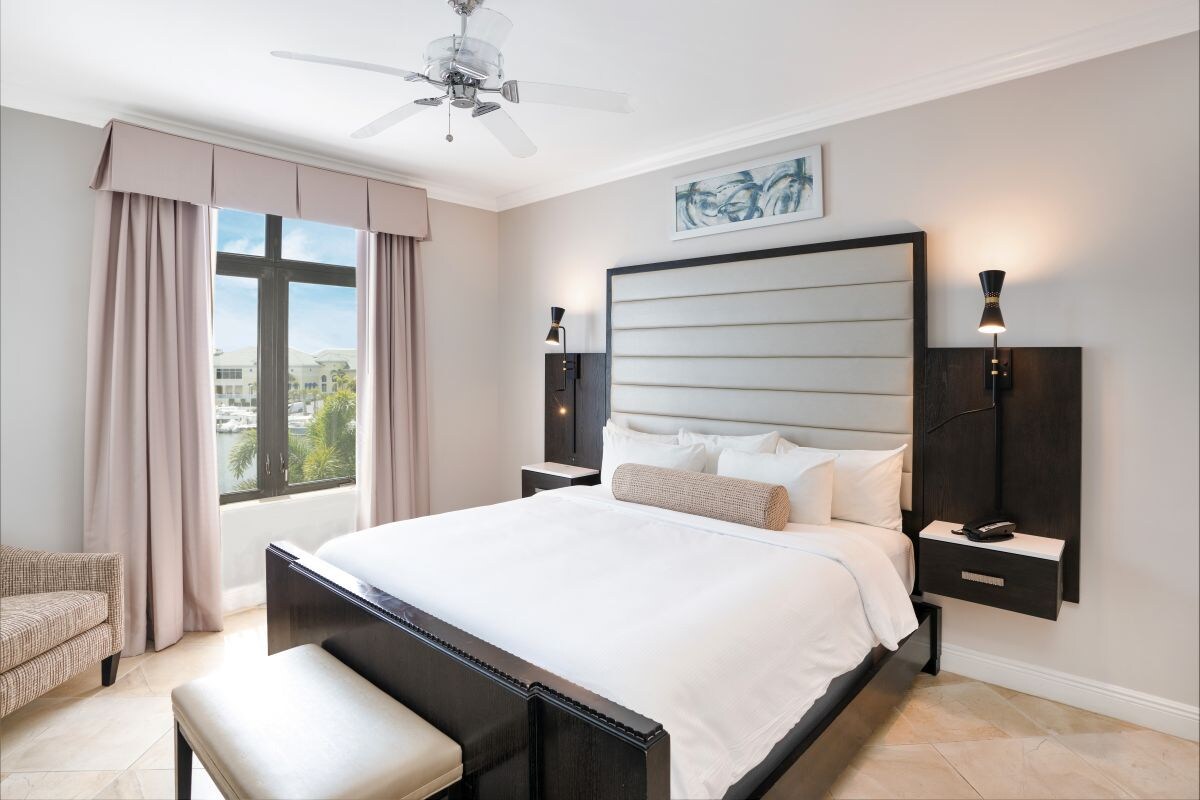 Room (Residence) | Premium bedding, in-room safe, desk, laptop workspace