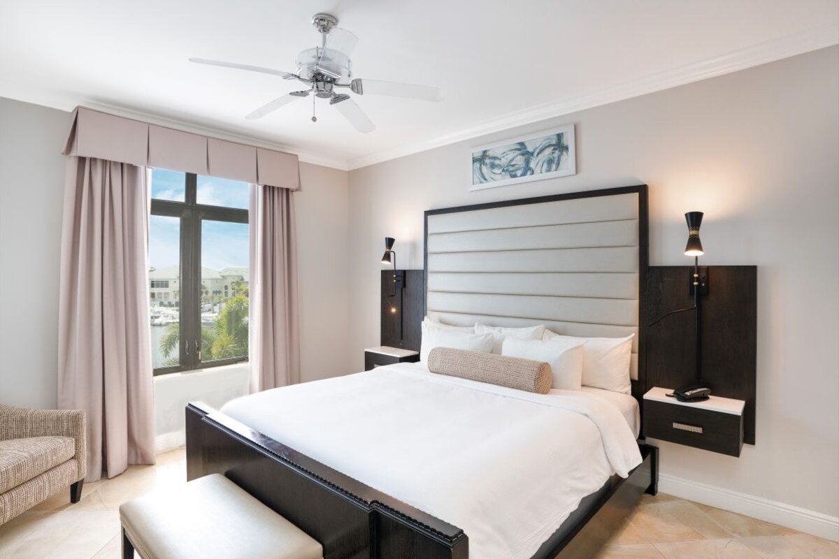 Room (Residence) | Premium bedding, in-room safe, desk, laptop workspace