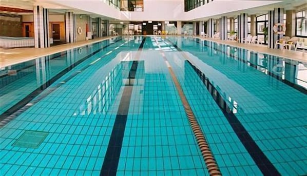 Piscine couverte, piscine extérieure