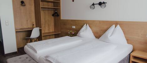 Double Room | Hypo-allergenic bedding, individually decorated, individually furnished