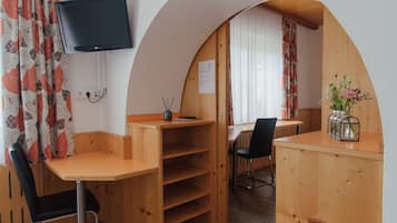 Phòng 4 | Bộ đồ giường kháng dị ứng, trang trí khác biệt