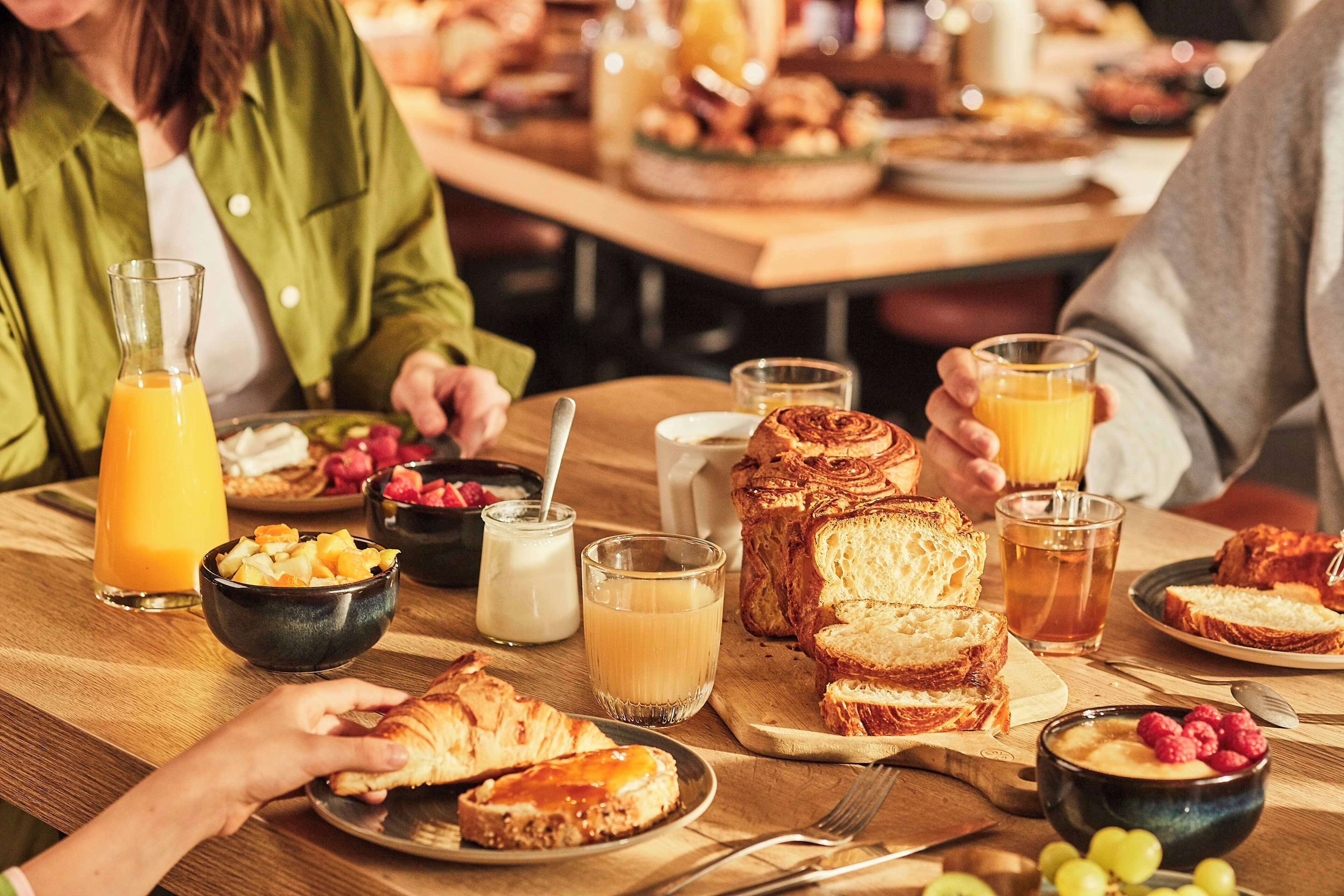Daily buffet breakfast for a fee