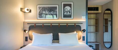 Superior Room, 1 King Bed | Premium bedding, desk, laptop workspace, blackout drapes