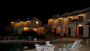 Front of property – evening/night - Caribbean Sunset Resort (Negril)