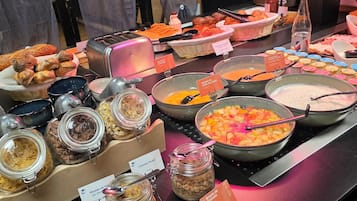 Daily buffet breakfast (EUR 13.9 per person)