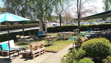 Der serveres morgenmad, frokost, aftensmad og franske retter