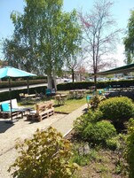 Breakfast, lunch, dinner served; French cuisine 