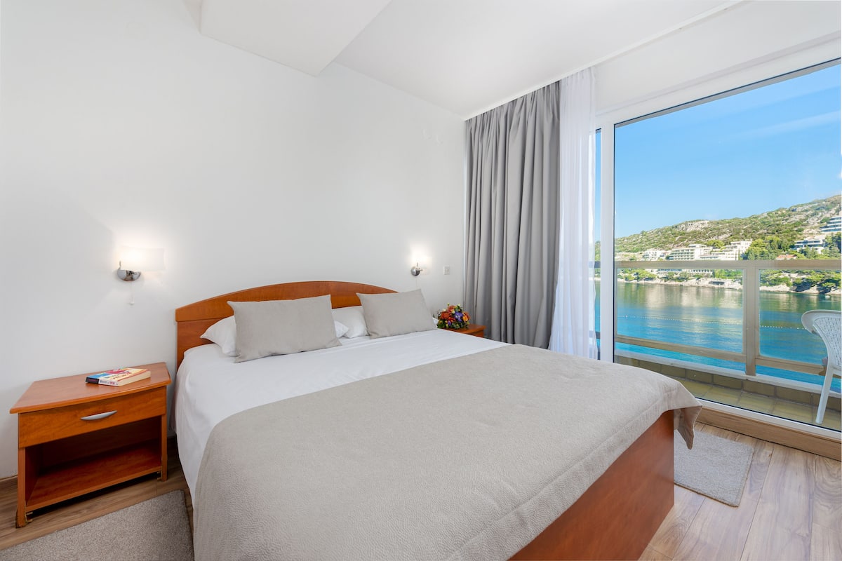 Chambre Standard Double ou avec lits jumeaux, balcon, vue mer