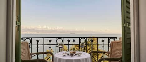 Standard Double or Twin Room with Sea View and Balcony | Utsikt mot vattnet