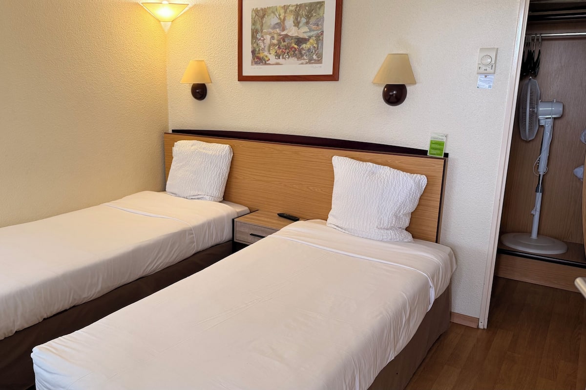 Standard Room, 2 Single Beds
