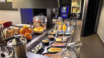 Daily buffet breakfast (EUR 14.9 per person)