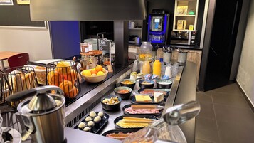 Desayuno buffet todos los días (con cargo)