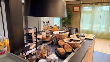 Morgenmadsbuffet hver dag (14.9 EUR pr. person)