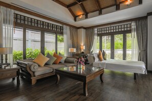 32-inch TV with cable channels - Nora Beach Resort and Spa (Koh Samui)