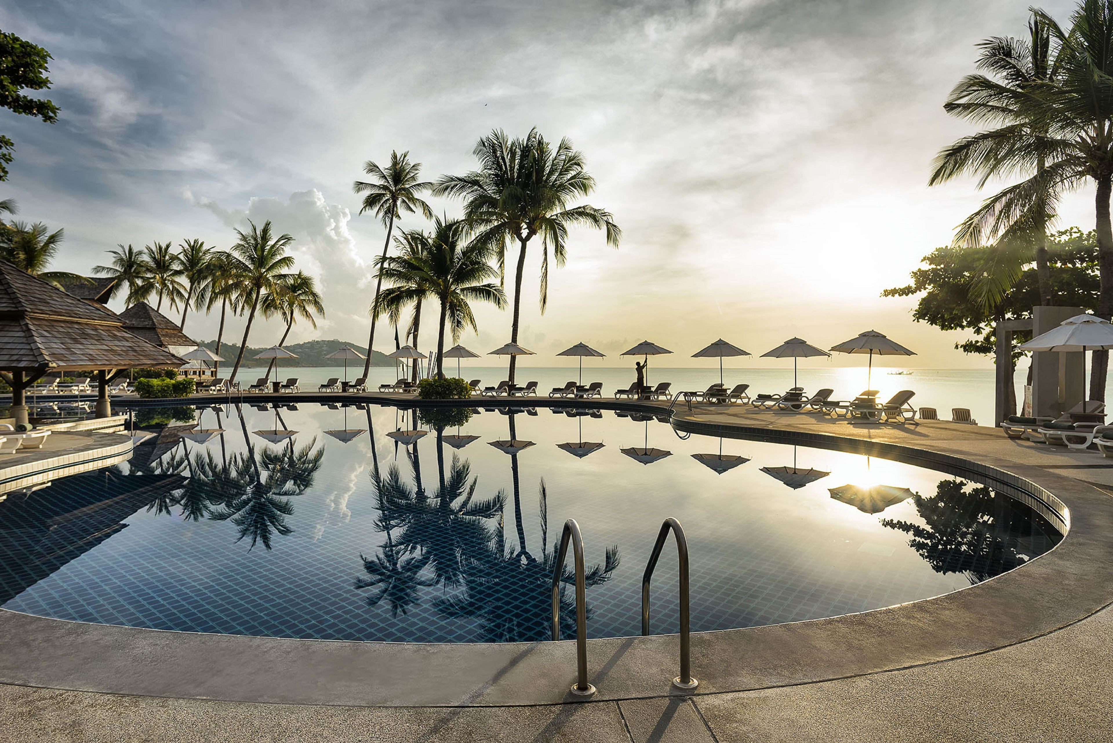 outdoor pool, pool loungers