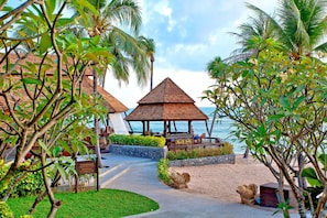 Breakfast, lunch, dinner served; international cuisine, beach views